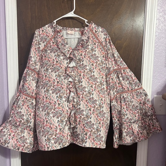 Gently worn boutique style clothes. - Picture 5 of 7